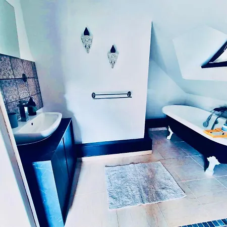 Beautiful 8 Minutes From Center Parcs * Mandres